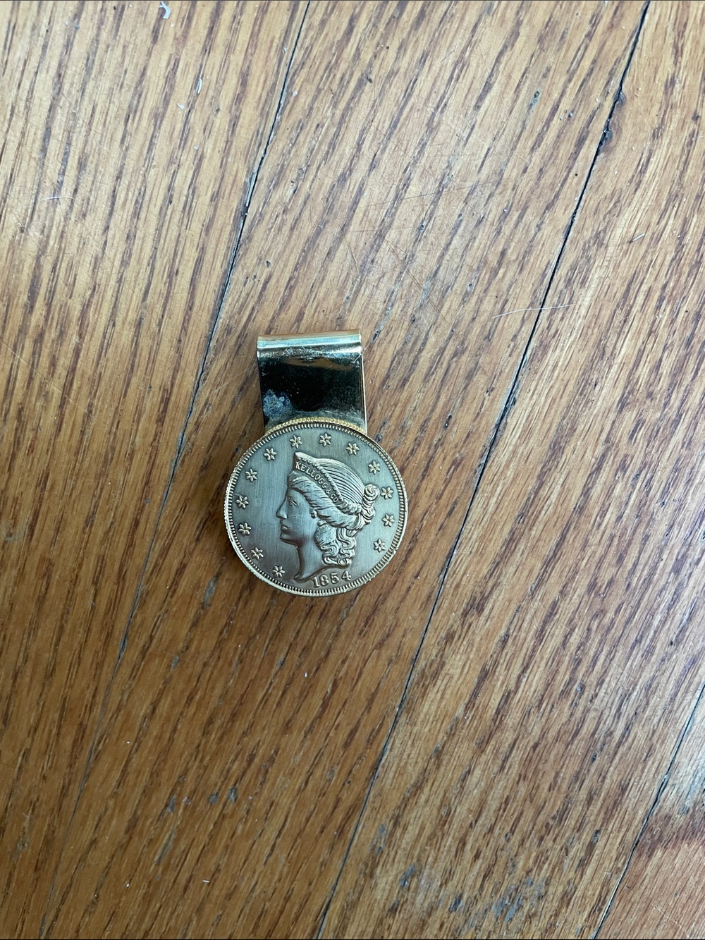 Vintage-Inspired Gold Tone Coin Money Clip